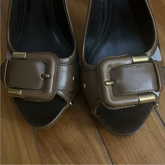 Burberry Slingbacks - Picture 2 of 4